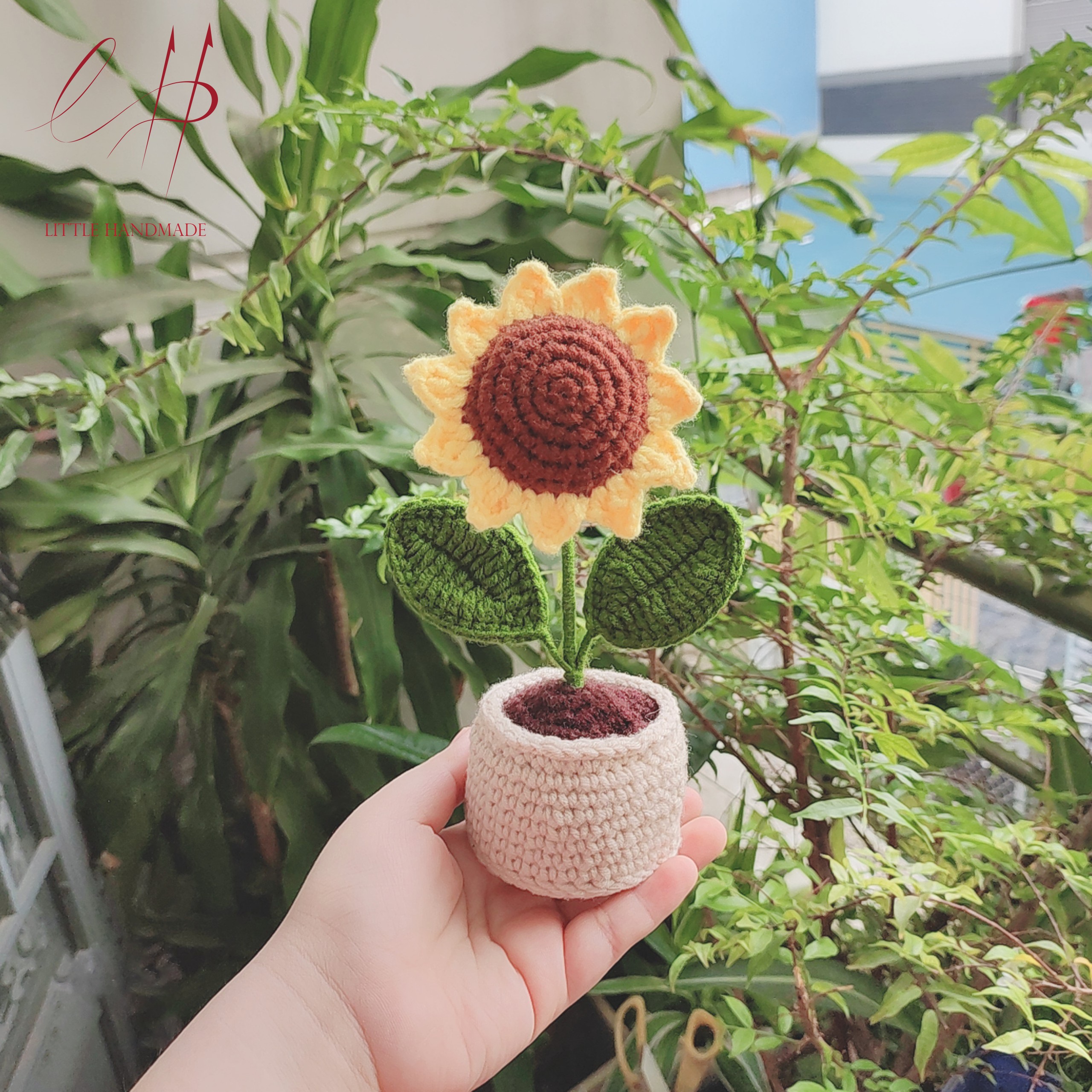 Chậu hoa hướng dương bằng len handmade 20 cm x 7 cm