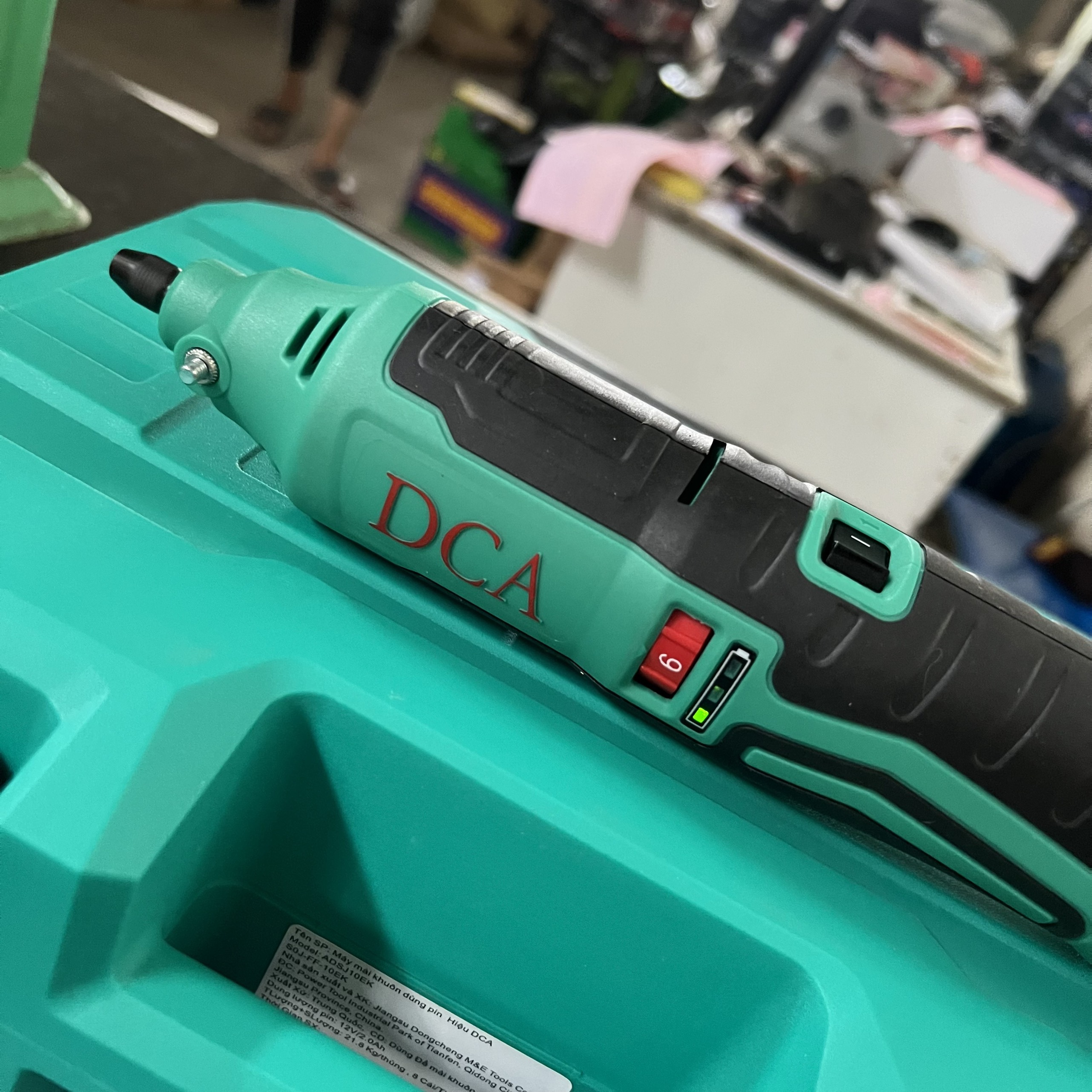 Máy mài khuôn DCA dùng pin 12V/2.0Ah ADSJ10EK