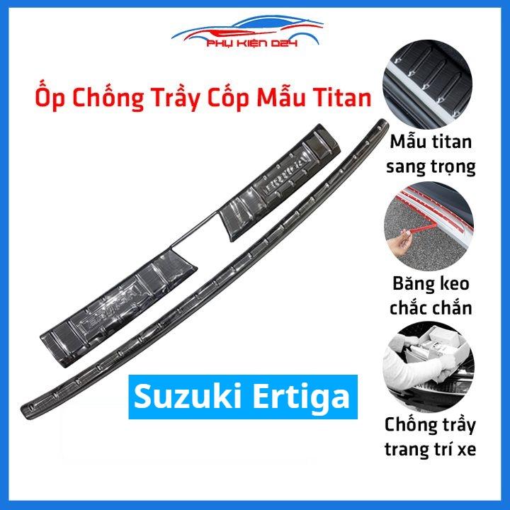 Ốp chống trầy cốp Suzuki Ertiga thép không gỉ vân titan bảo vệ xe chống va đập