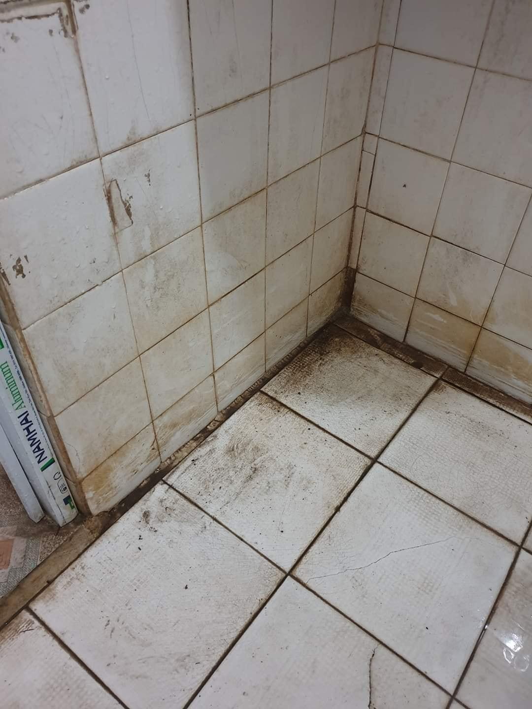 SIÊU TẨY RỬA NỀN GẠCH & ĐỒ SỨ