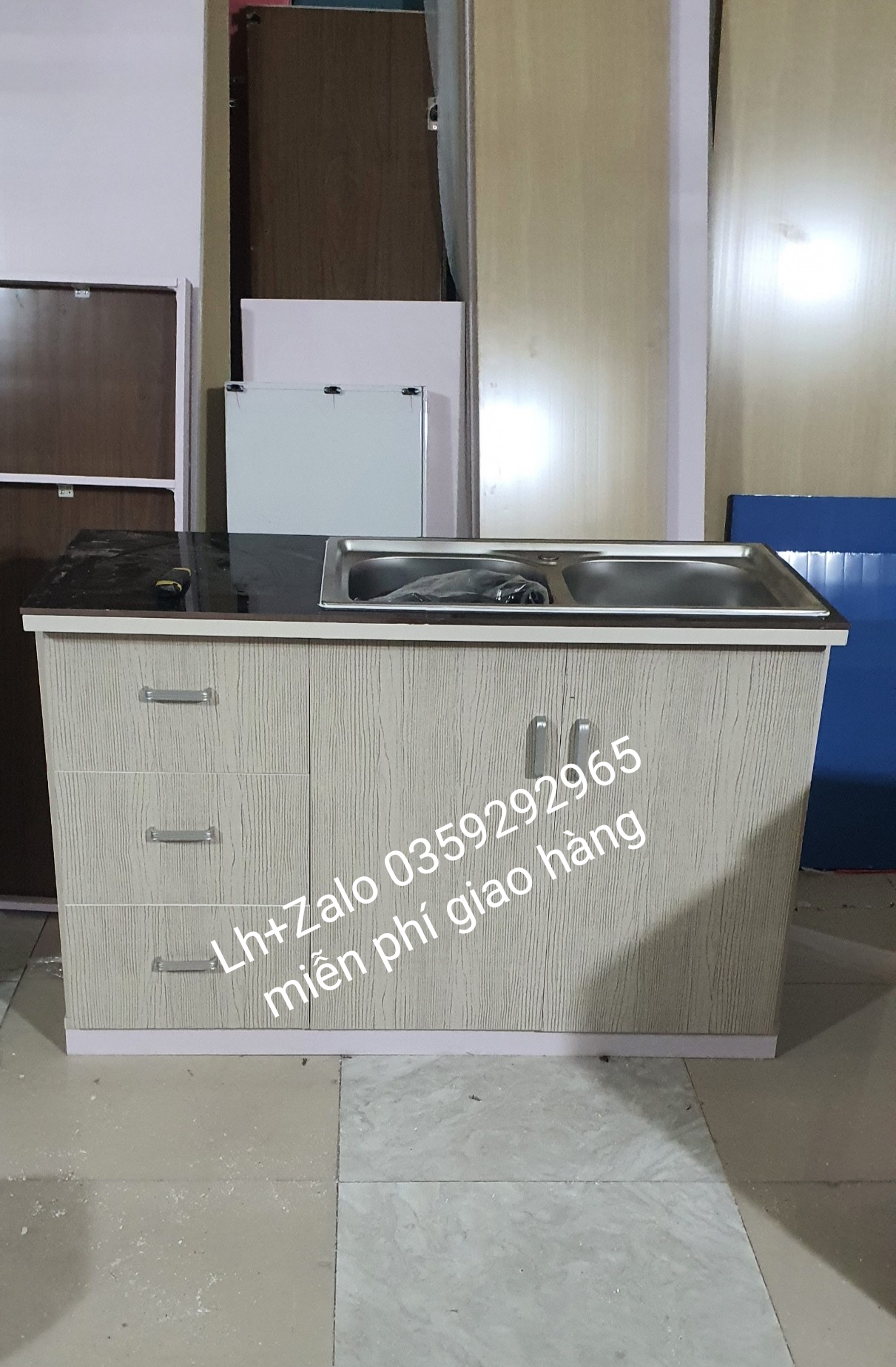 Tủ bếp mini nhựa đài Loan ốp mặt gạch sẵn bồn đôi
