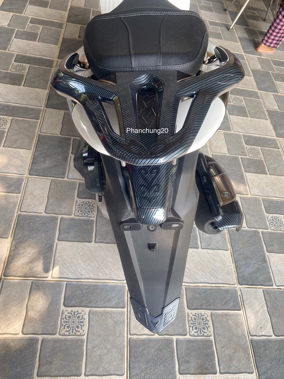 ỐP TAY DẮT SAU DÙNG CHO ĐỜI XE SH 2020 2021 2022 2023 2024 - 125i 150i 160i CACBON