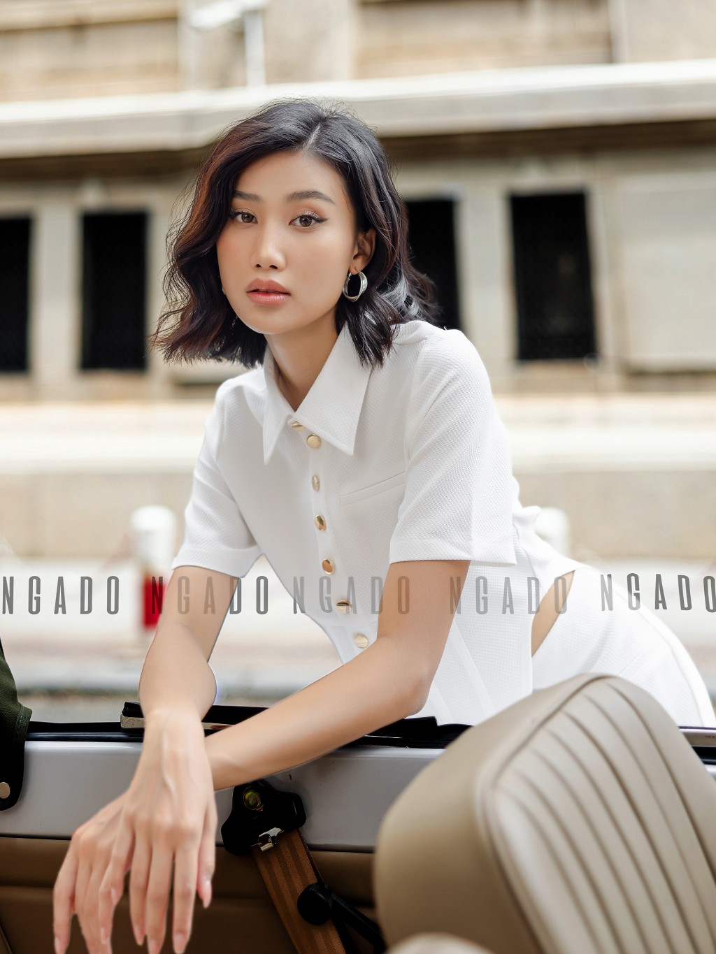 Set áo váy trắng ngắn tay NGADO , set đồ nữ , Set áo croptop vạt bầu kèm chân váy đuôi cá xẻ tà