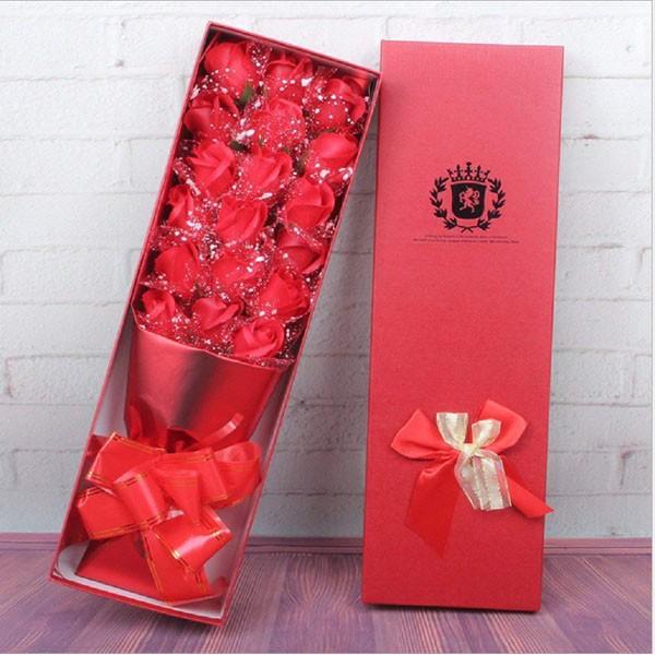 Hoa Hồng 18 Bông Hộp Chữ Nhật giao màu ngẫu nhiên