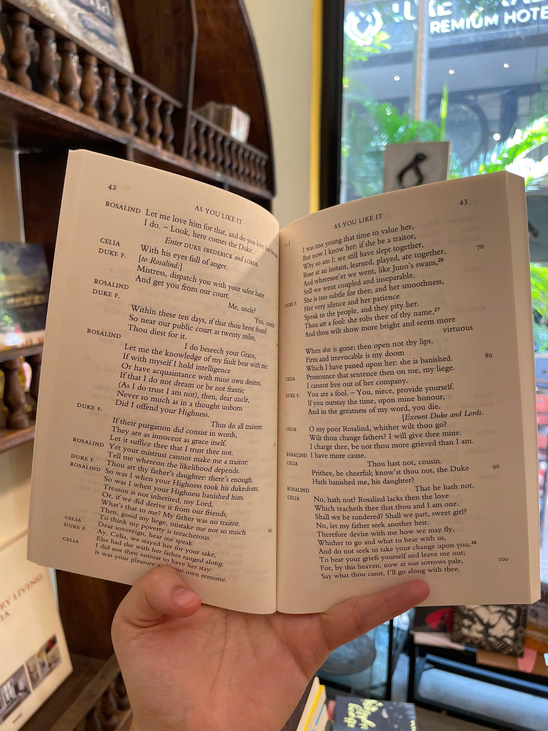 Sách - As You Like It by William Shakespeare - Classics/Plays/Shakespeare book in English