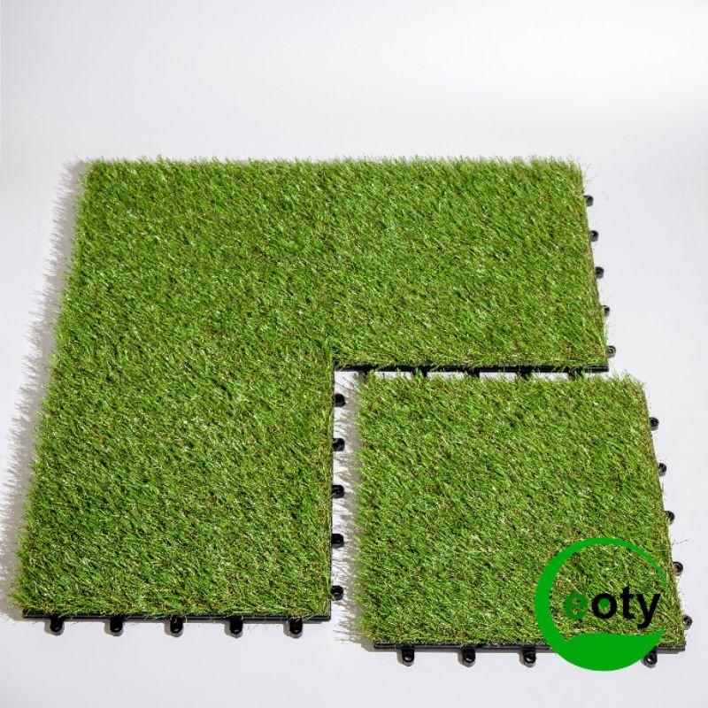 Vỉ cỏ nhân tạo vuông 30×30 lót sàn, ban công, trang trí