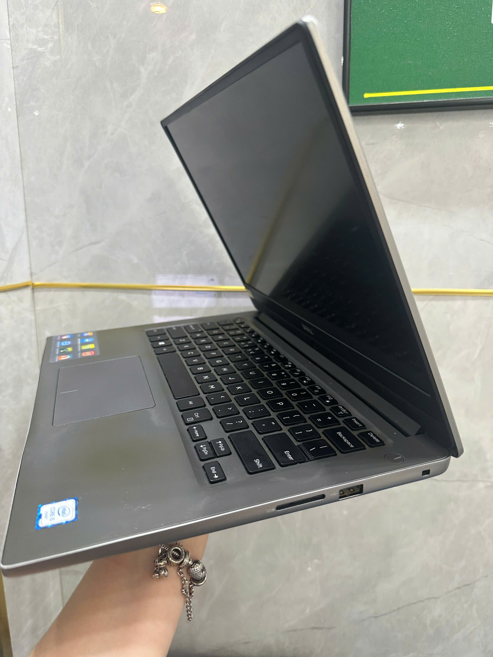 Laptop Dell Inspiron 7472, Core i5-8250U, Ram 8GB, SSD 128GB, 14 inch Full HD, VGA 2G - Hàng Chính Hãng