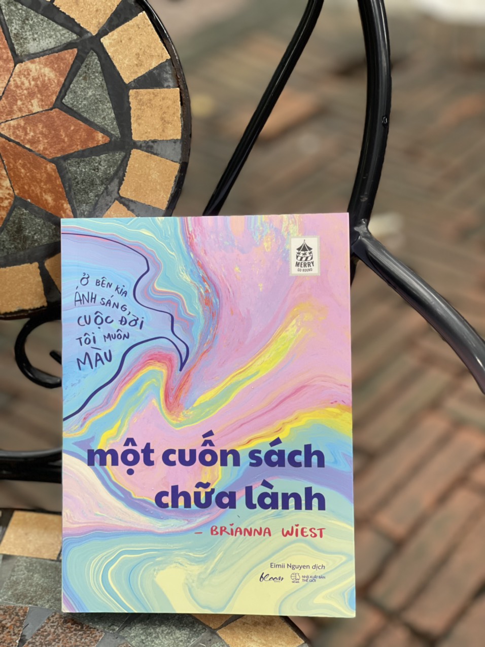 MỘT CUỐN SÁCH CHỮA LÀNH - Brianna Wiest - Eimii Nguyen - Bloom Books - NXB Thế Giới