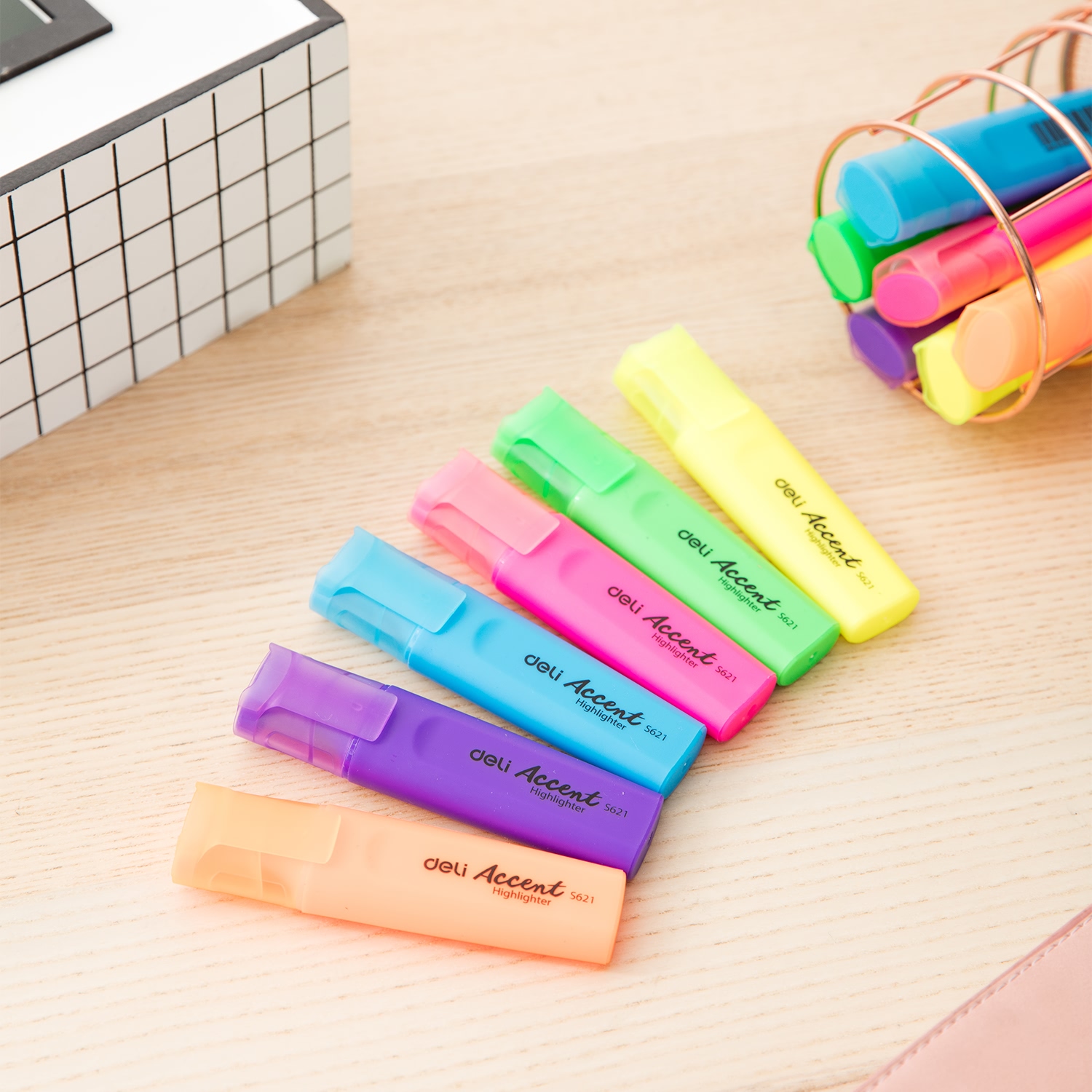 Bút Nhớ Dòng Highlight Deli - Hồng, Xanh Lá, Vàng, Cam - 2 Chiếc - ES621