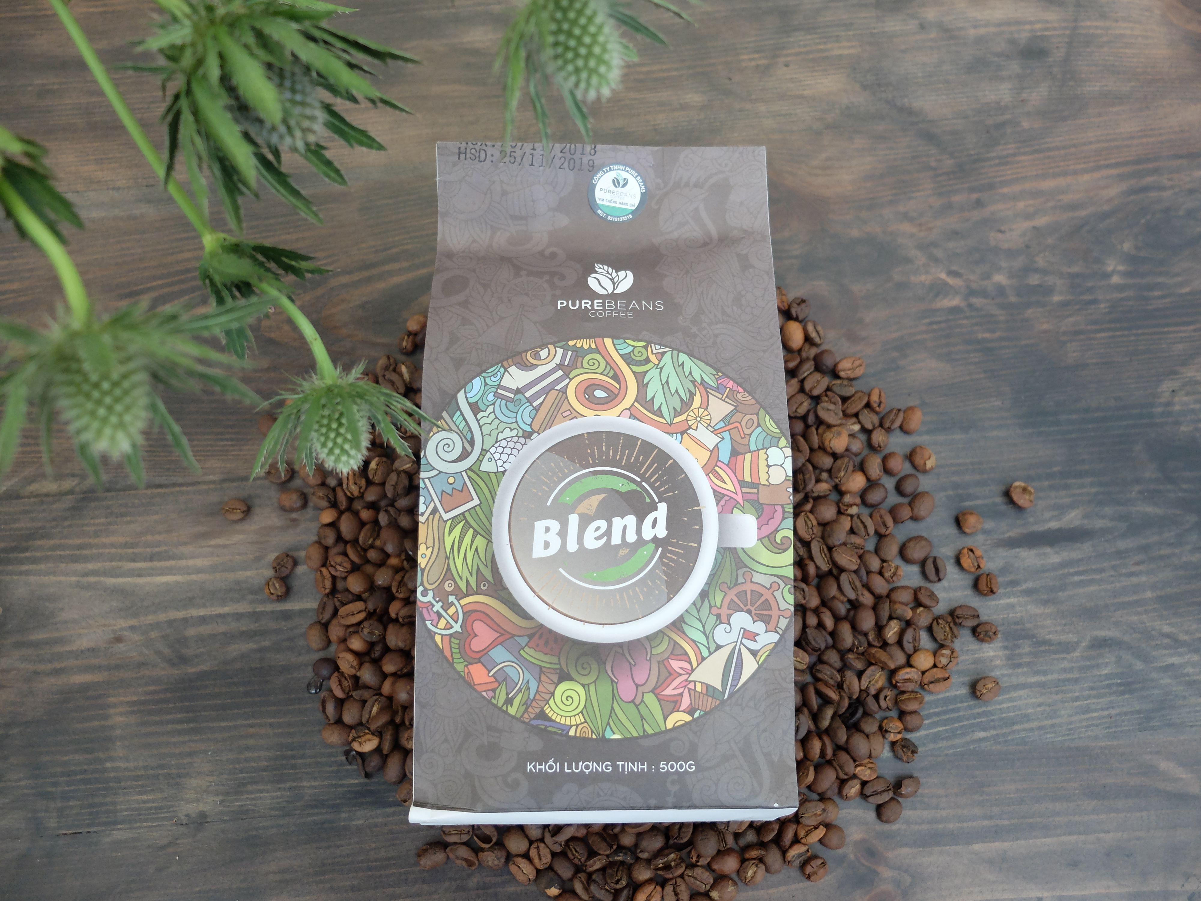 Cà Phê PureBeans Blend (500gram) sự kết hợp hài hòa giữa 70% Robusa và 30% Arabica tạo ra ly cà phê chuẩn vị luôn mang đến sự tươi mới trong từng sản phẩm sạch, nguyên chất và thật