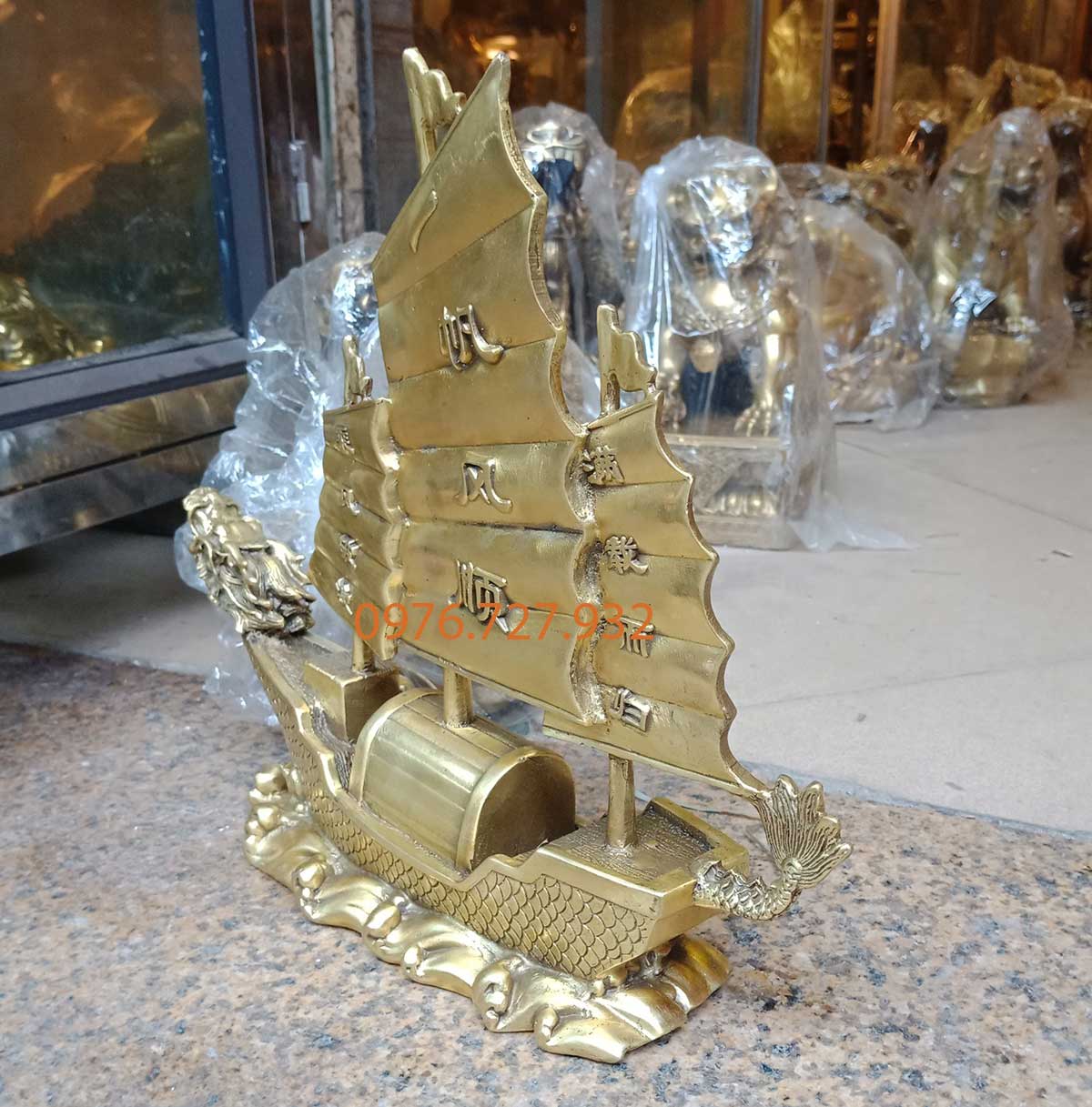 Thuyền buồm phong thủy bằng đồng dài 30cm, thuyền buồm phong thủy