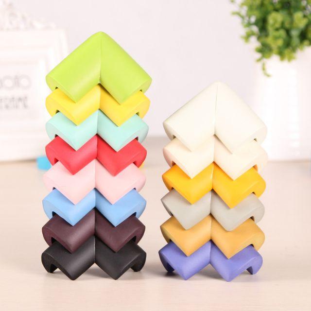 Bộ 4 mút xốp ốp góc bàn chống va đập an toàn cho bé