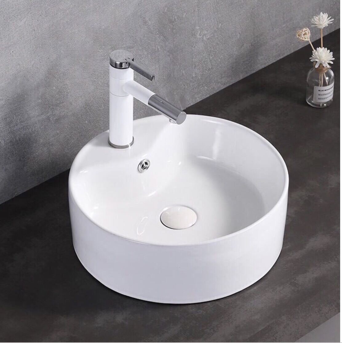 Chậu rửa mặt lavabo để bàn AQ601, Hình tròn sâu, màu trắng, sạch đẹp