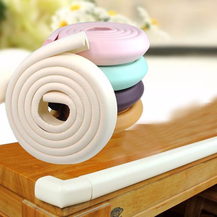 Cuộn xốp bọt biển bọc cạnh bàn dài 2 mét kèm keo dán - Bọc cạnh bàn, tủ, góc bàn bảo vệ an toàn cho trẻ nhỏ tập bò, tập đi trong nhà