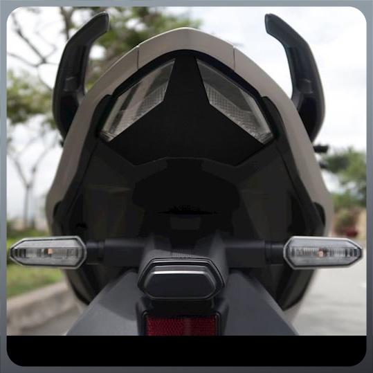 Miếng dán đèn hậu Winner X decal đen nhám bảo vệ winner X