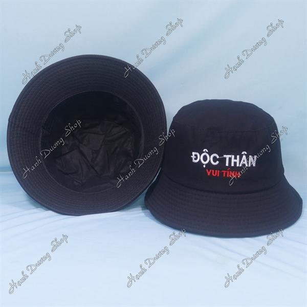 Nón tai bèo mũ bucket vành nhỏ thêu chữ Độc Thân Vui Tính - Đen