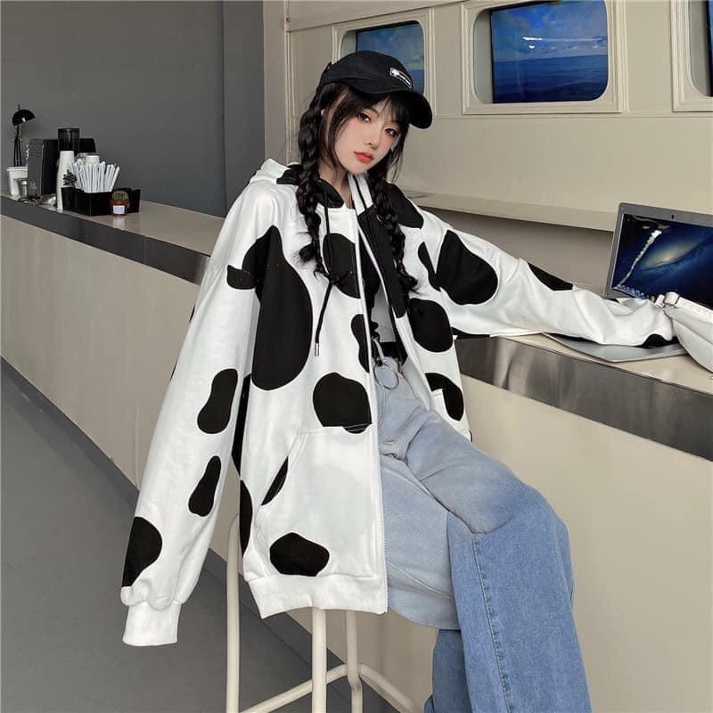 Áo Khoác Bò Sữa . Chất nỉ ngoại dày đẹp mịn ko xù,. Form Unisex Nam Nữ mang ok