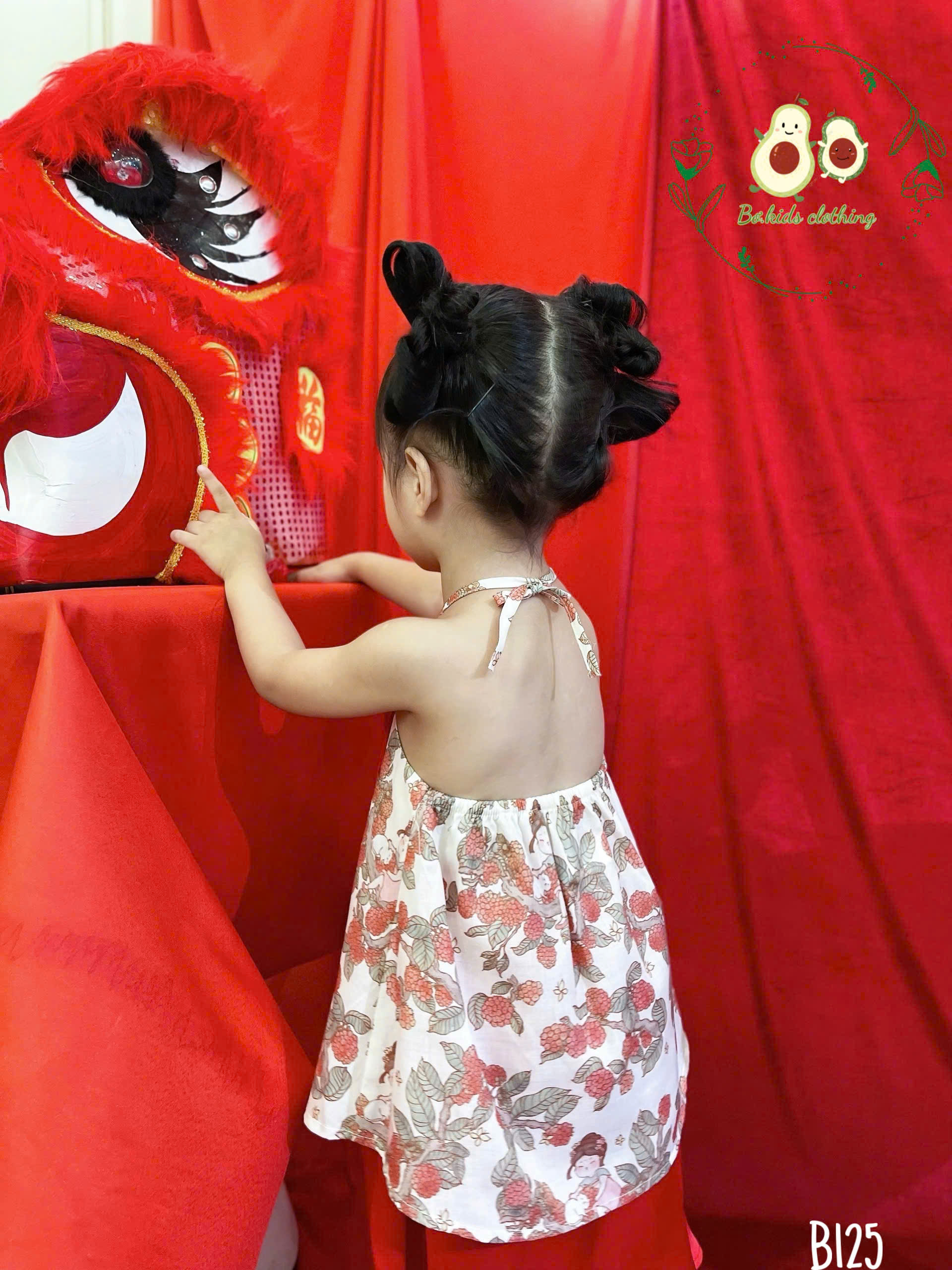 Đầm cổ yếm 2 tầng cho bé gái mặc lễ tết noel giáng sinh năm mới dự tiệc biễu diễn từ 10-40kg chất lụa mềm