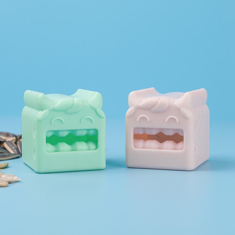 Dụng Cụ Lấy Hạt Dưa Tự Động Tiện Lợi