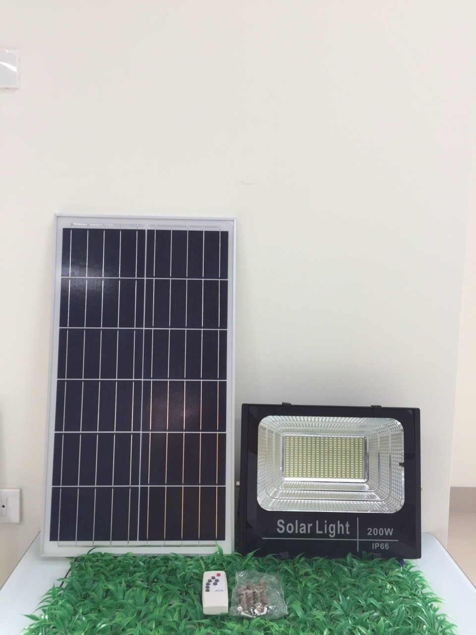 Pha năng lượng mặt trời 200W-p1-200