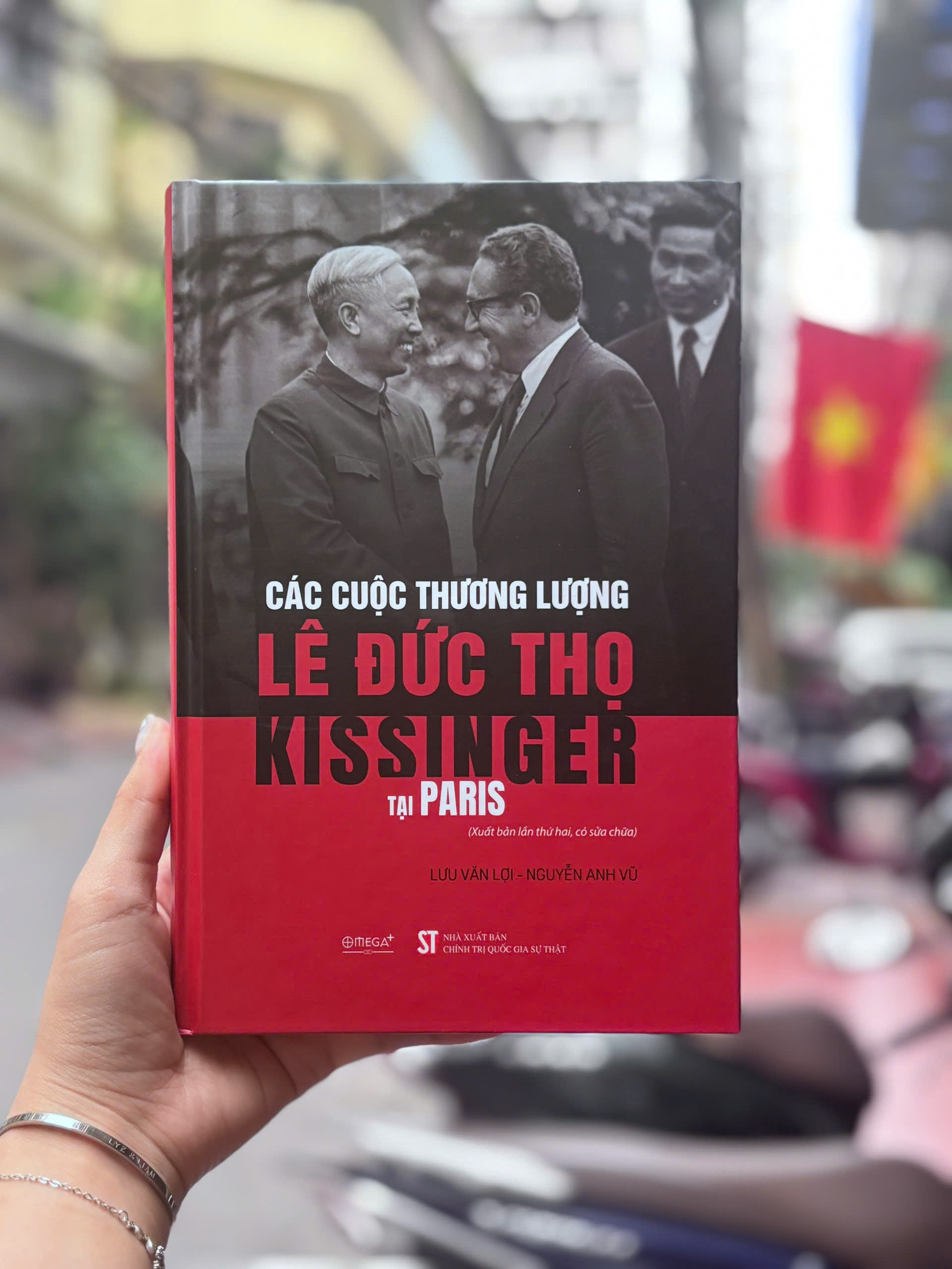 (Bìa cứng) CÁC CUỘC THƯƠNG LƯỢNG GIỮA LÊ ĐỨC THỌ &amp; KISSINGER TẠI PARIS – Lưu Văn Lợi, Nguyễn Anh Vũ – NXB CTQGST – Omega