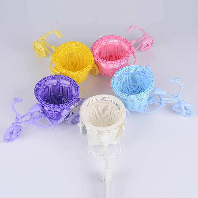 Giỏ hoa xe đạp trang trí 22cm bánh xe di chuyển linh động sắc màu
