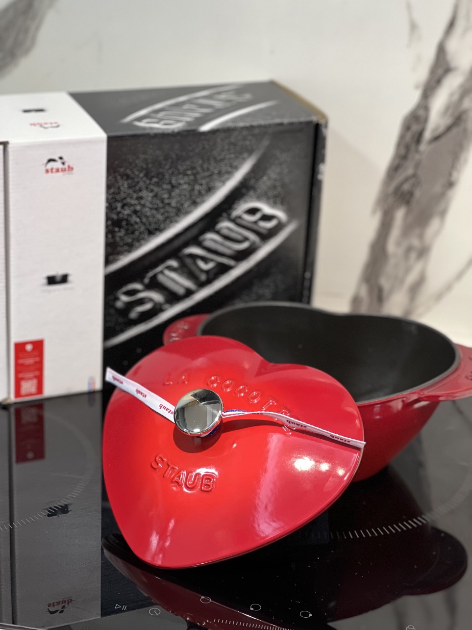 NỒI TRÁI TIM STAUB COCOTTE RUND KIRSCHROT HEIZ 20CM
