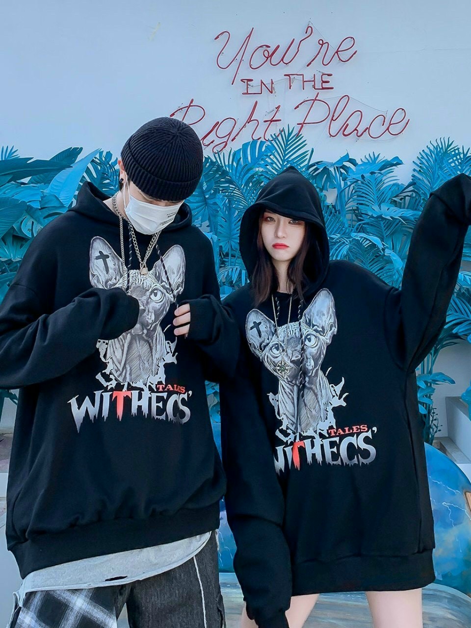 ÁO HOODIE MÀU ĐEN IN HÌNH SIÊU NGẦU