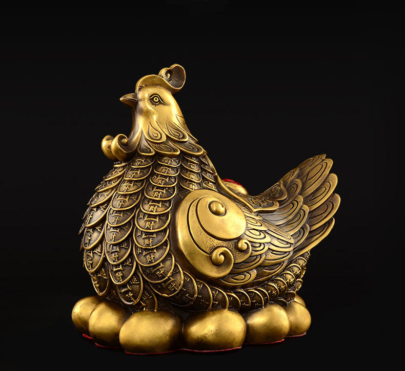Tượng linh vật con gà mái ấp trứng vàng bằng đồng thau phong thủy Hồng Thắng
