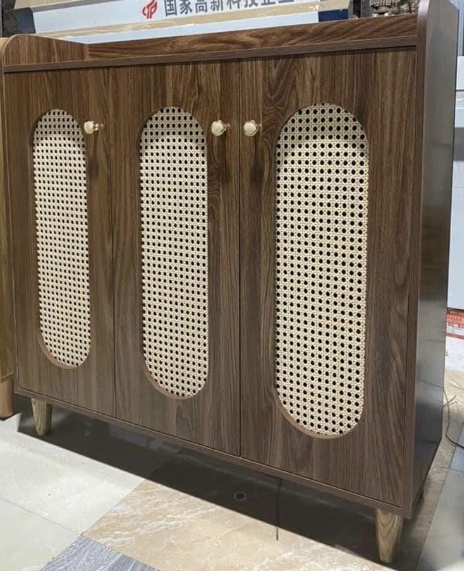 Tủ giày phối mây 3 cánh 1m2 Juno Sofa cửa vòm hiện đại