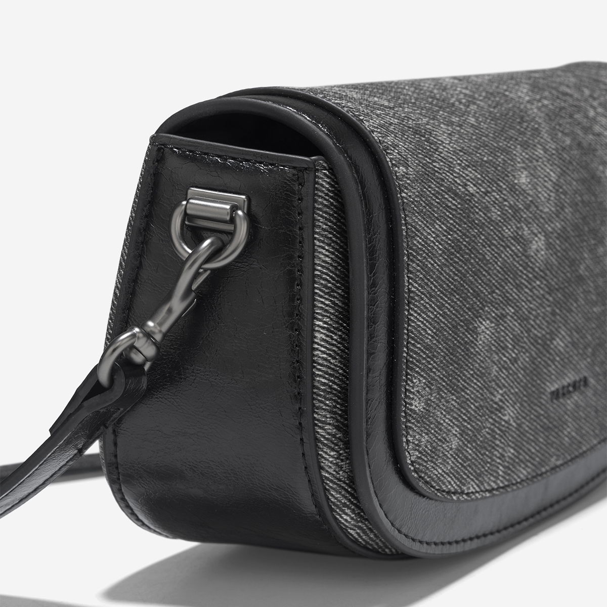 Vascara Túi Đeo Vai Nắp Gập Phối Vân Denim - SHO 0265