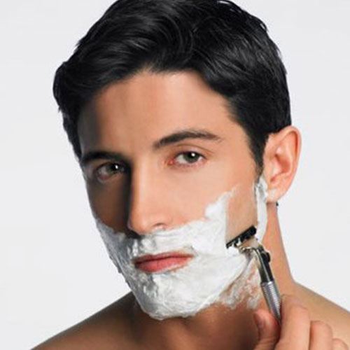 Bọt cạo dâu Gillette Sensitive 200g