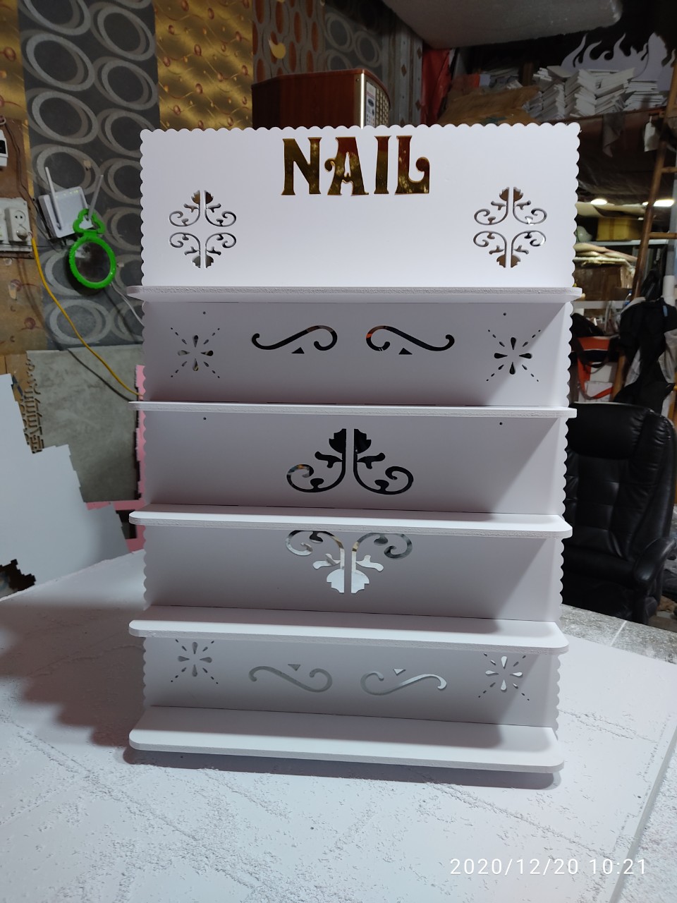 Kệ Sơn chữ Nail vàng