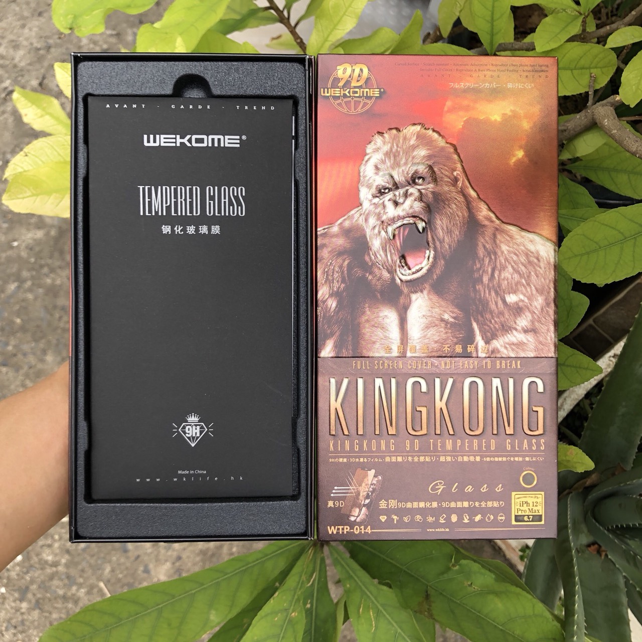 Kính Cường Lực KingKong 9D Full Màn Trong Suốt Dành Cho iPhone X, XR, XS, XS Max, iPhone 11, 11Pro, 11Pro Max, iPhone 12Mini, 12-12Pro, 12Pro Max - Full Hộp Sắt Cao Cấp - Hàng Chính Hãng