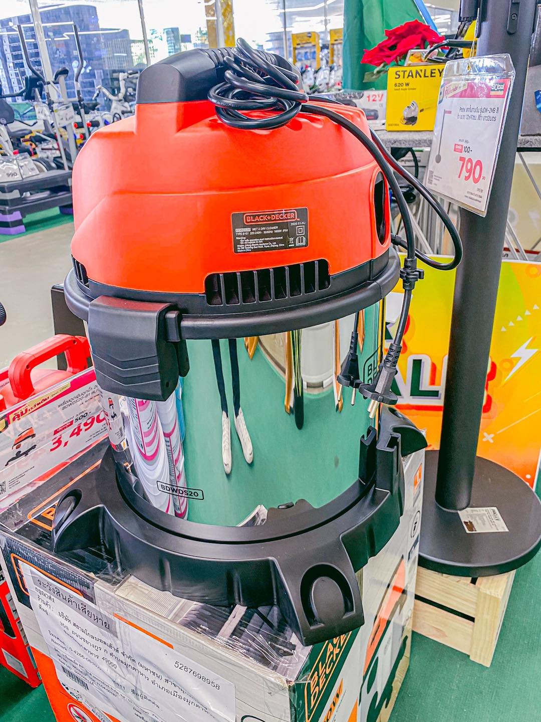 Máy hút bụi khô và ướt chạy điện BLACK & DECKER BDWDS20-B1 - Hàng chính hãng