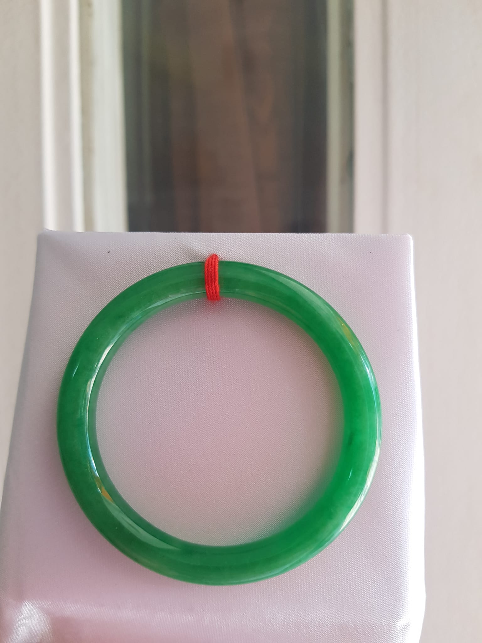 Vòng CẨM THẠCH Lý Đậm 48mm x dầy 7mm Vòng Màu Xanh Lý đậm đẹp nữ Tay nhỏ mệnh Mộc Hỏa Thủy hợp đeo đẹp ạ Chất liệu đá cẩm thạch 35kg - 48kg ạ