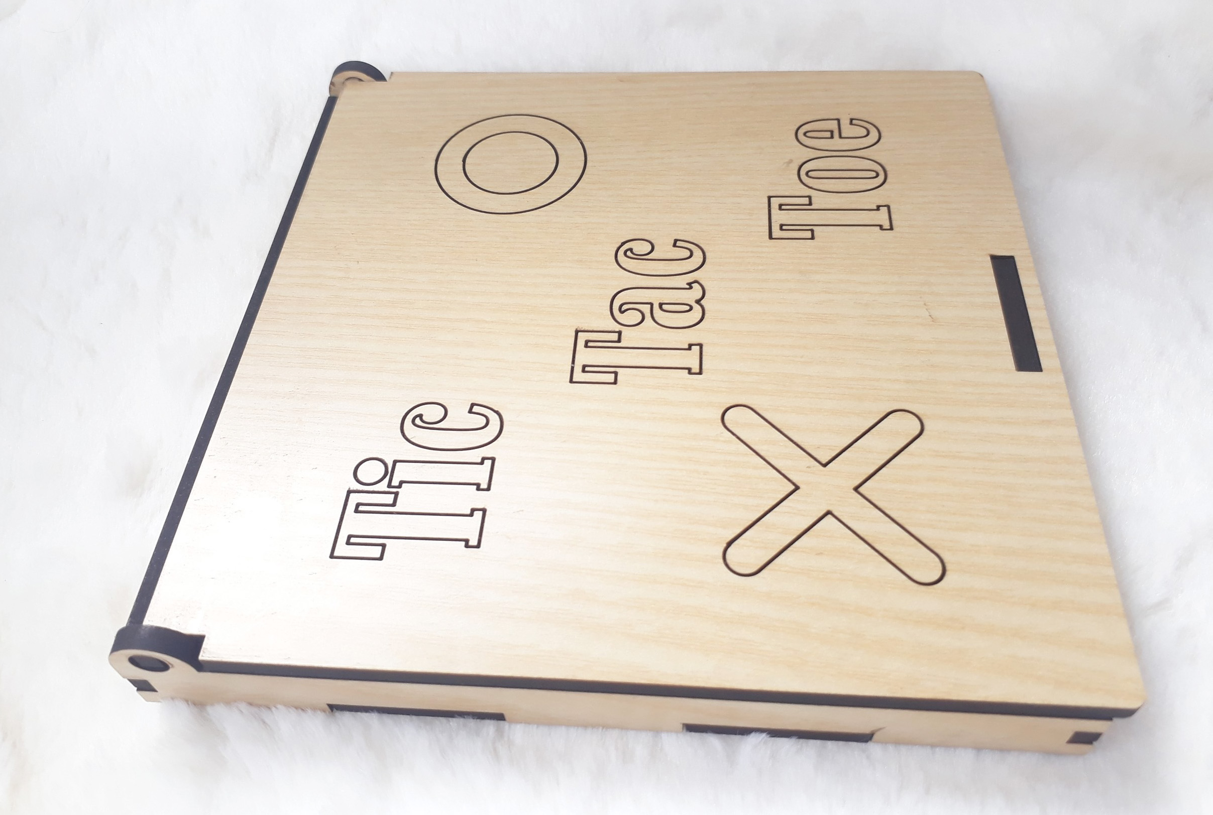 Cờ tic-tac-toe giúp trẻ thông minh, nhạy bén. game trí tuệ nhỏ gọn giúp trẻ tách rời với màn hình máy tính, điện thoại . kiểu dáng nhỏ gọn có thể mang đi mọi nơi