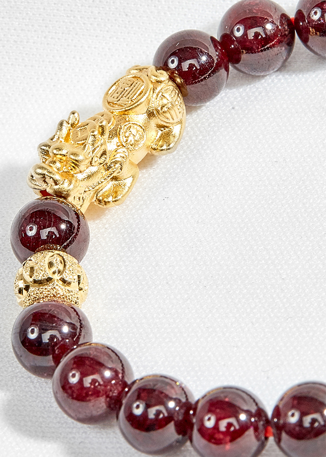 Vòng tay đá garnet phối tỳ hưu Ngọc Quý Gemstones