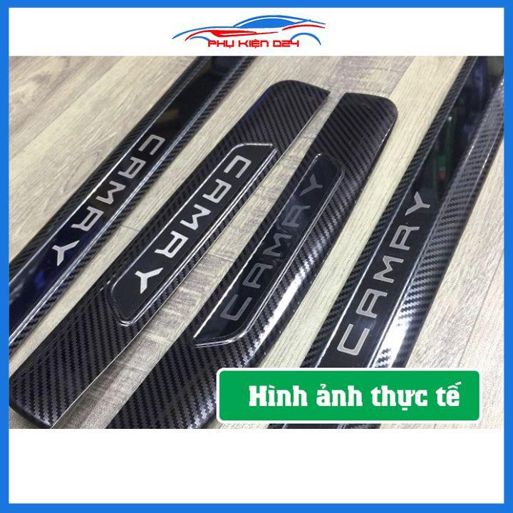 Bộ nẹp bước chân trong ngoài vân Cacbon xe Camry 2019-2020 chống trầy làm đẹp ô tô