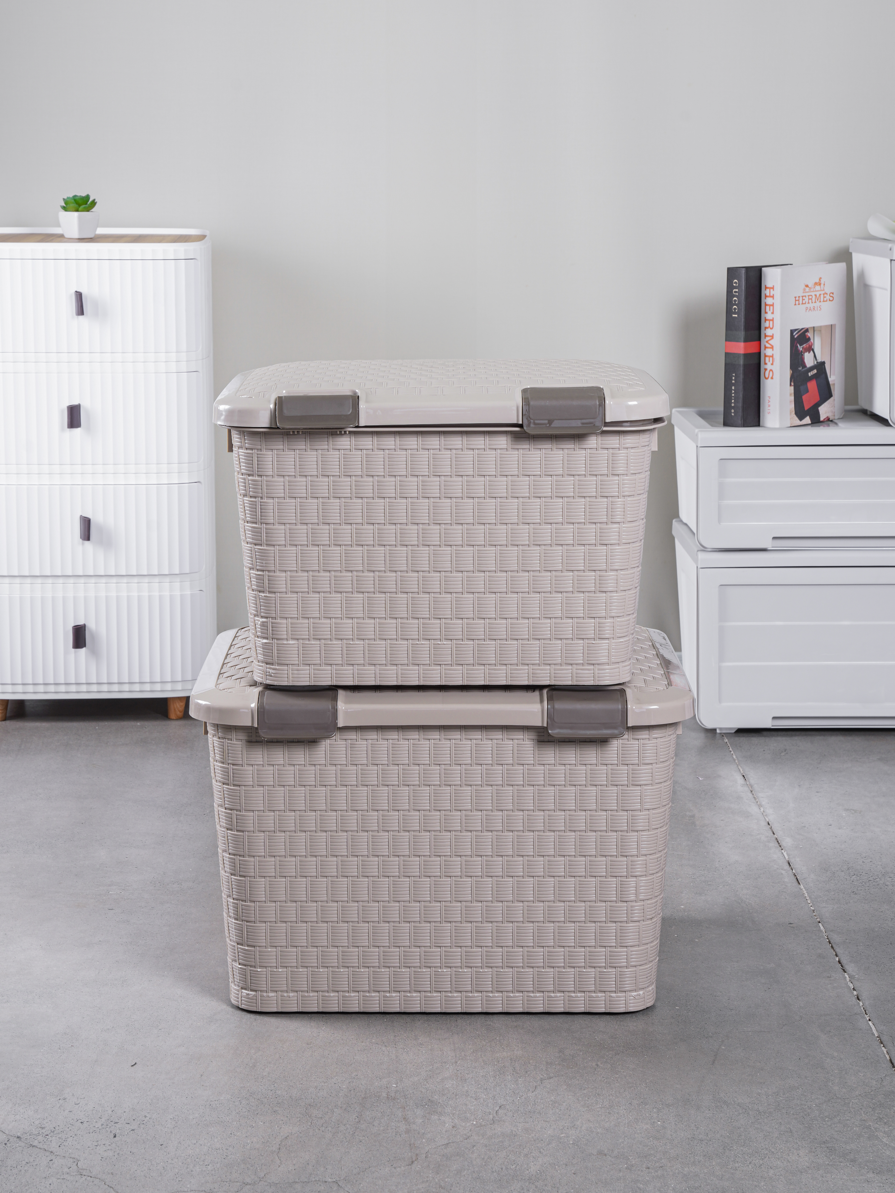 Thùng nhựa chứa đồ đa năng - 40L .Phân phối bởi Cobi Home