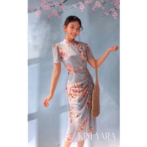 Sườn xám hoa cách tân dáng dài rút dây tùng 1 bên