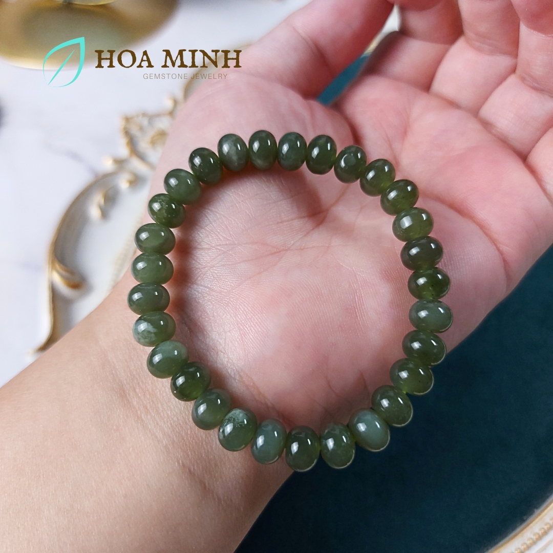 Vòng tay Ngọc Hòa Điền kiểu bánh xe xanh trong đậm size 7.9 li bóng bẩy cực VIP không kén mệnh