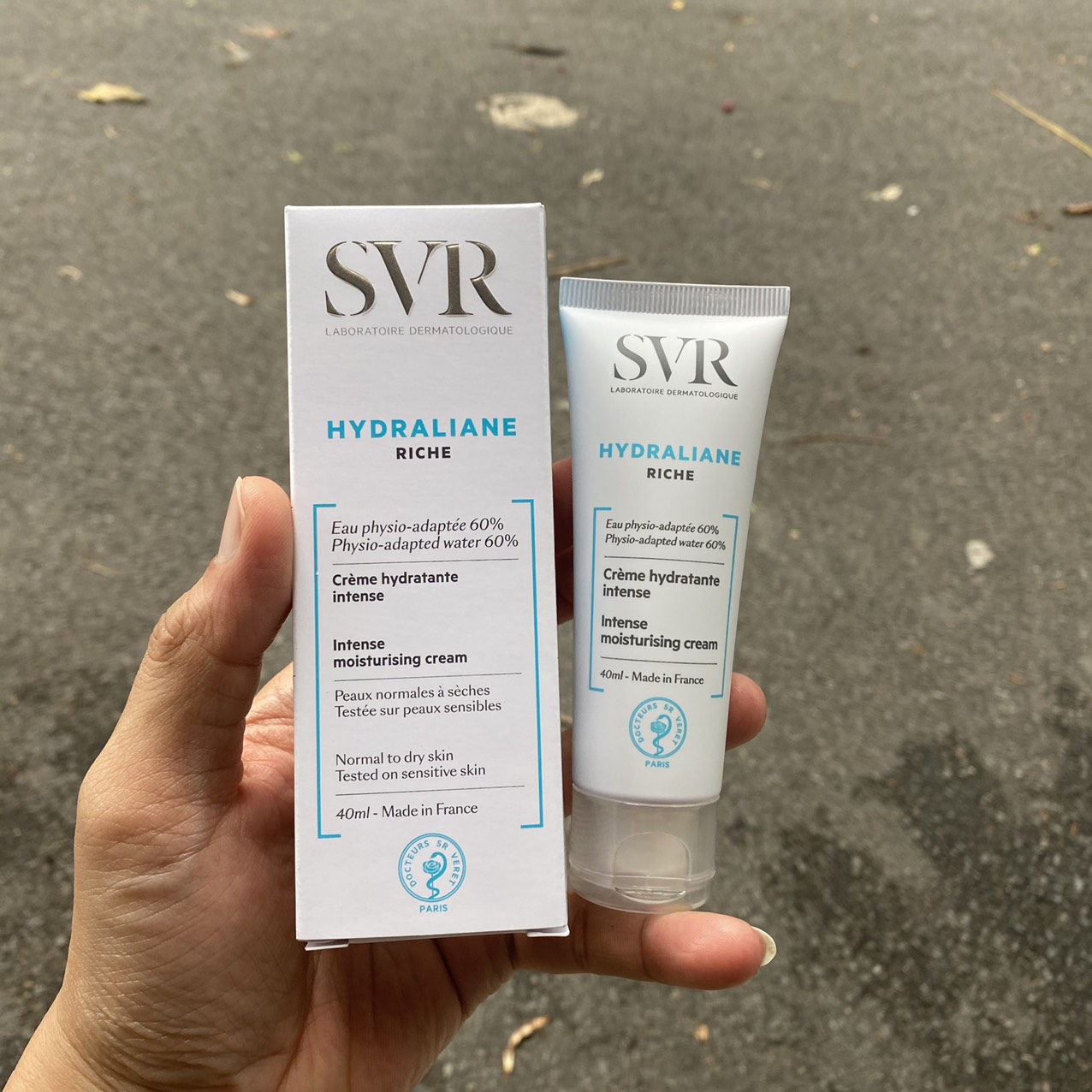 Kem dưỡng ẩm cho da khô đến rất khô SVR Hydraliane Riche 40ml