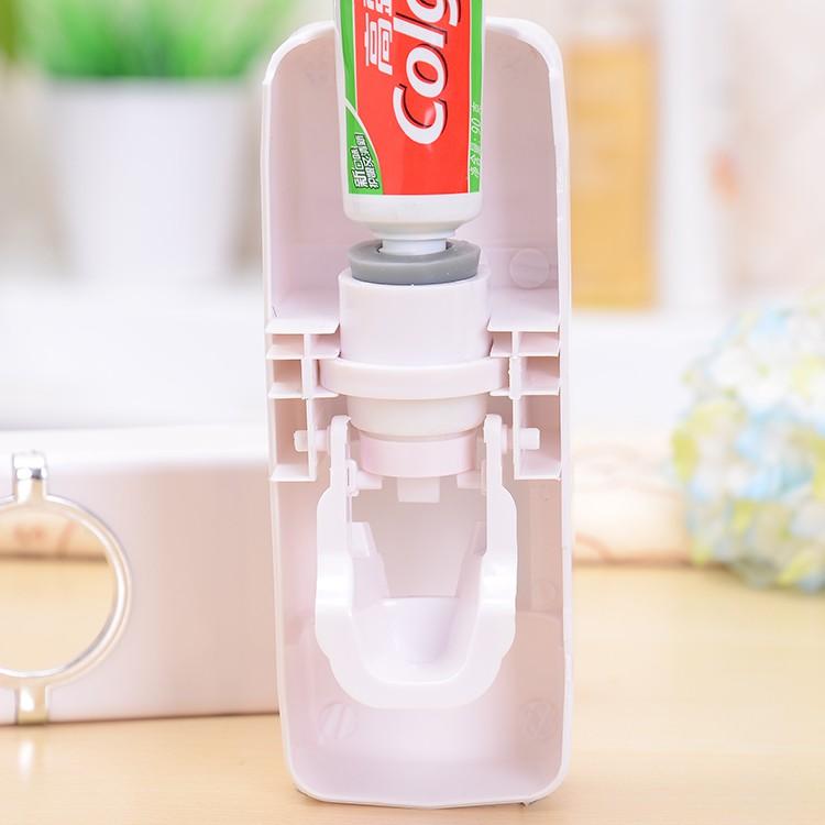 Bộ Nhả Kem Đánh Răng Kèm Giá Đựng Bàn Chải Đánh Răng Touch Me