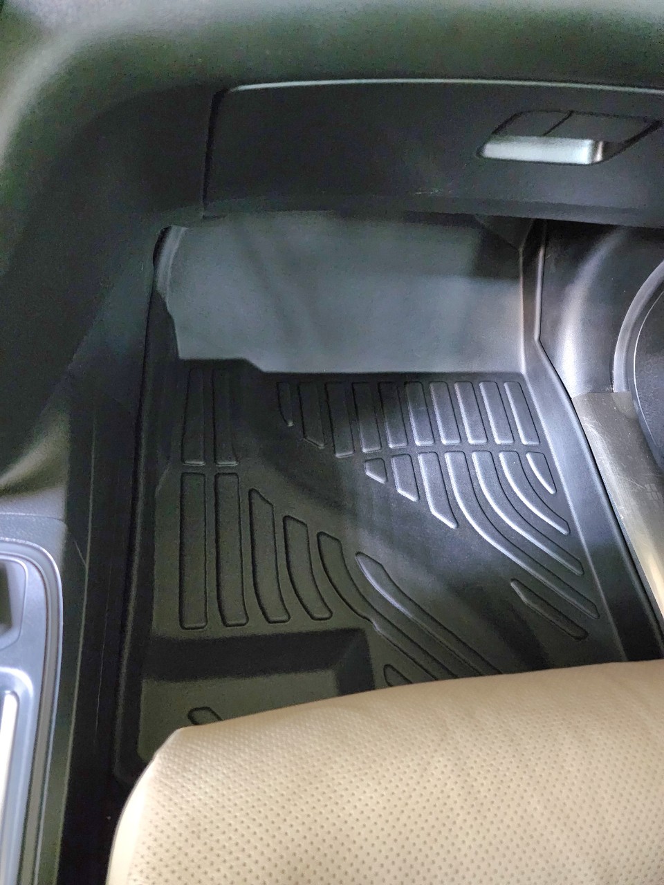 Thảm lót sàn xe ô tô Honda CRV 2012 đến 2017 Nhãn hiệu Macsim chất liệu nhựa TPV cao cấp màu đen.