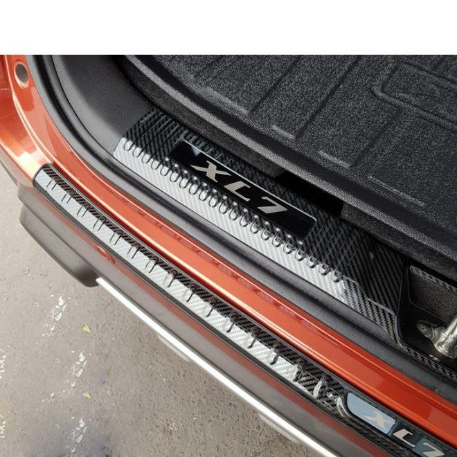 Ốp chống trầy cốp trong, ngoài carbon xe Suzuki XL7 2020-2023
