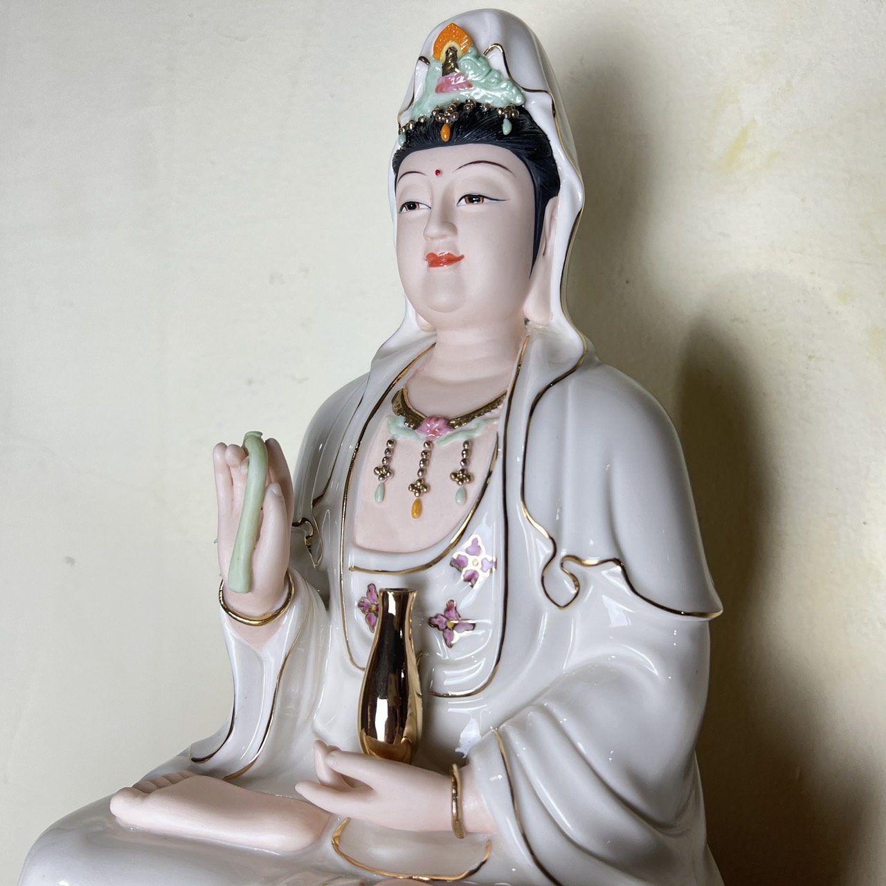 Tượng Quan Âm gốm sứ cao cấp ngồi trên đài sen cao 30cm