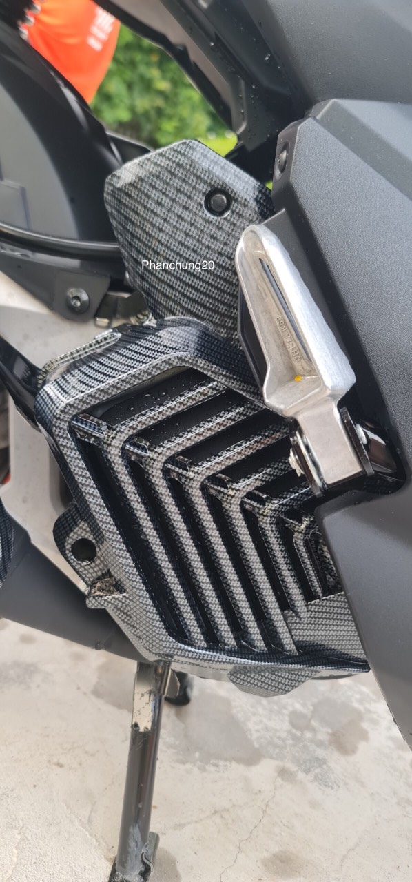 ỐP KÉT NƯỚC DÙNG CHO ĐỜI XE VARIO 160cc - VARIO 2022 2023 CACBON