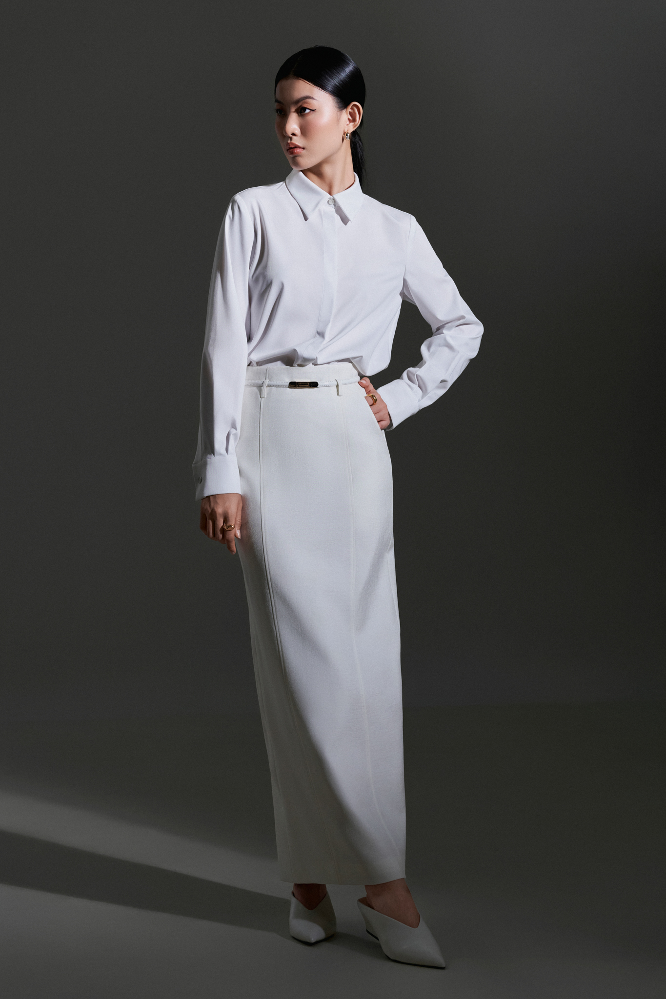 Áo sơ mi cổ đức bản to Vincent thiết kế cao cấp WHITE CHIC