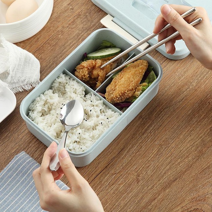 Hộp cơm văn phòng 3 ngăn có đũa và thìa inox đi kèm - Xanh lá